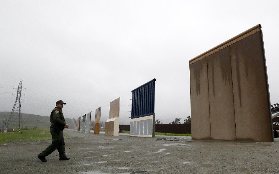 foto-demoleran-prototipos-muro-trump-construir-valla-frontera-mexico.jpg