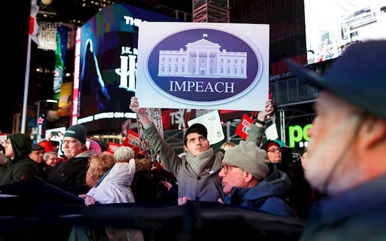 Times-Square-rally-para-exigir-destitución-de-Trump-1.jpg