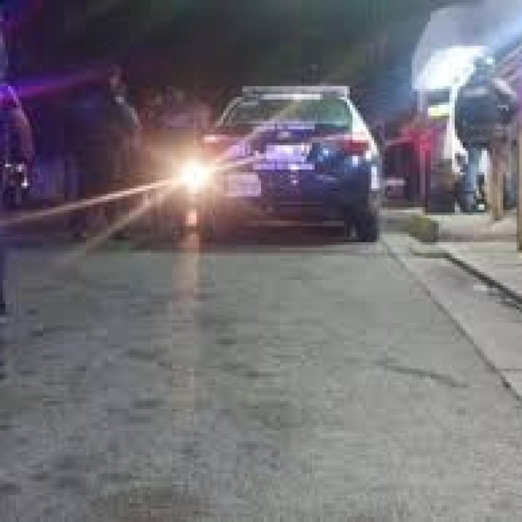 Resultado de imagen para Hombre roba patrulla y se va por cerveza en Culiacán