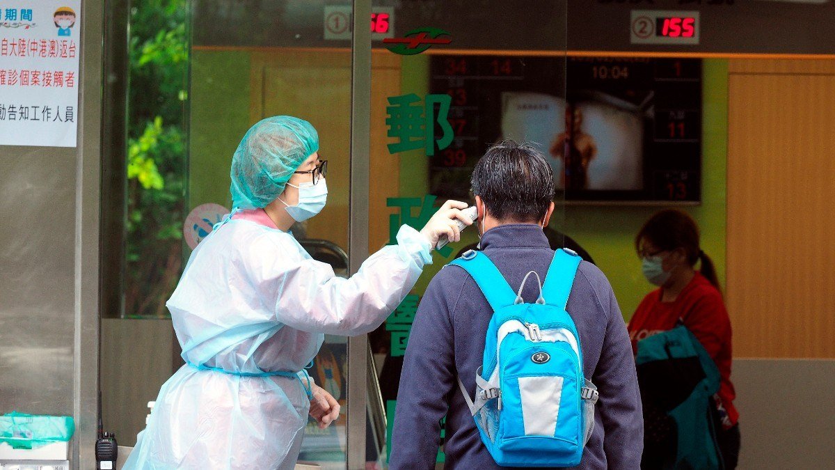 foto-china-636-muertos-casos-coronavirus-wuhan.jpg