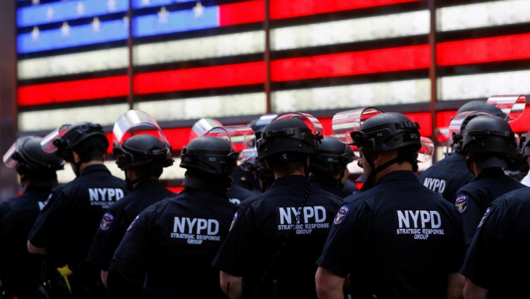 policias-de-nueva-york-en-protestas-por-muerte-de-george-floyd.jpg