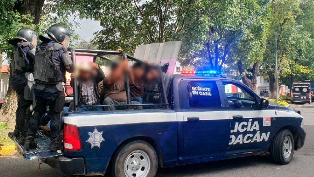 se-enfrentan-comuneros-y-policias-en-uruapan-michoacan-hay-22-detenidos-foto-red-113.jpg