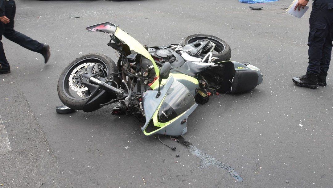 motociclista-muere-atropellado-por-camion-de-carga-en-estado-de-mexico.jpg