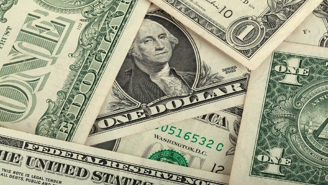 dolar-cierra-20-con-peso-anota-peor-mes-desde-junio-2020-pixabay.jpg