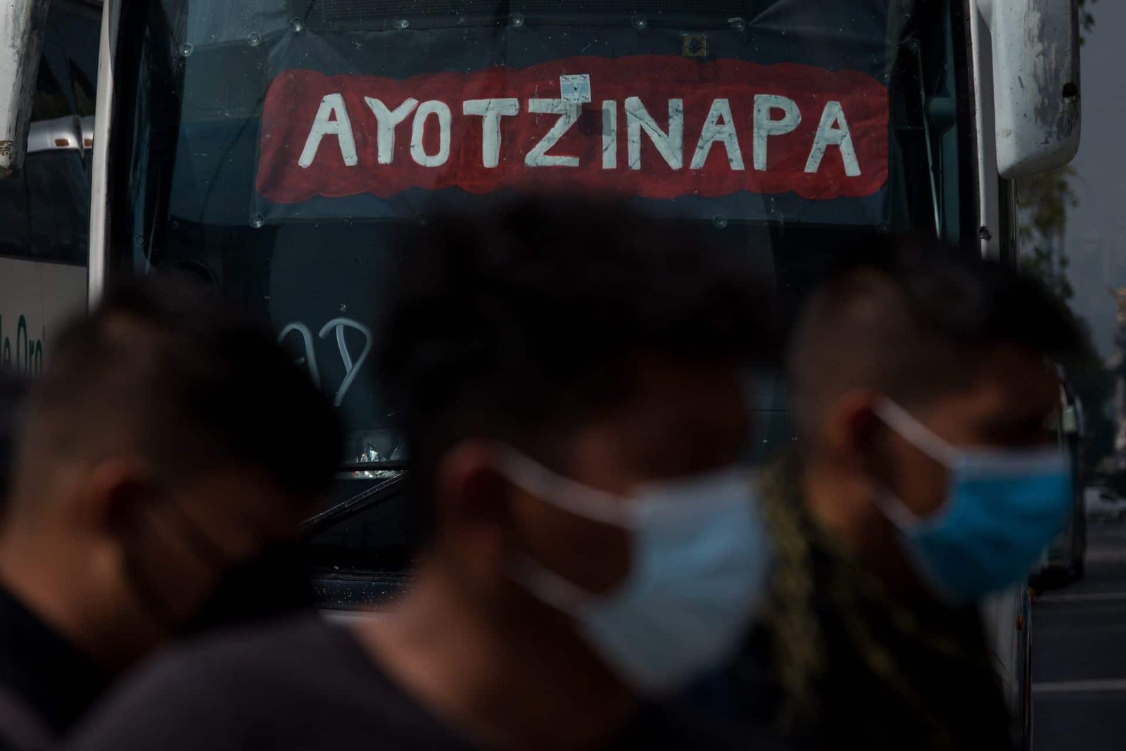 protesta-por-caso-ayotzinapa-cuarrtoscuro.jpeg