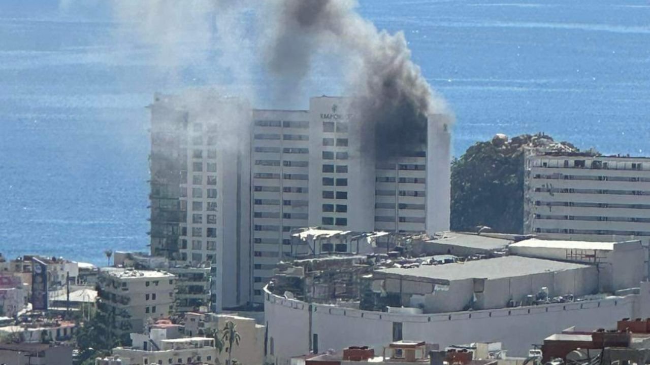 video-se-incendia-hotel-emporio-acapulco-evacuacion-heridos.jpg