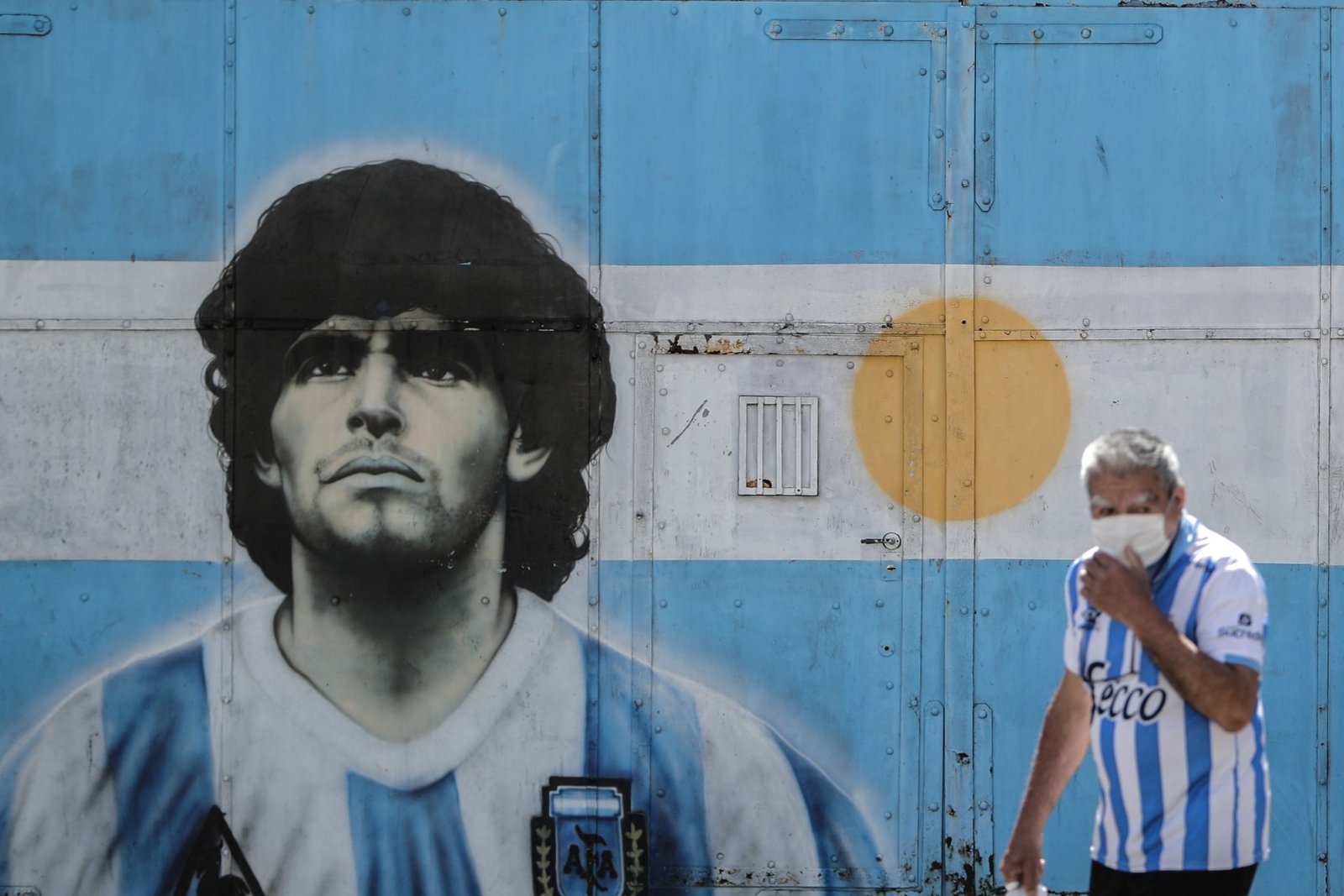 mural-maradona-buenos-aires-argentina.jpg