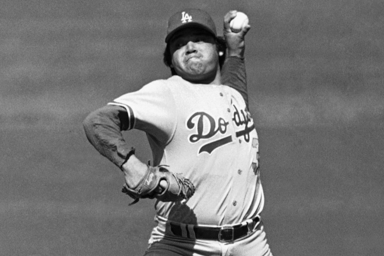 fernando-valenzuela-dodgers.jpg