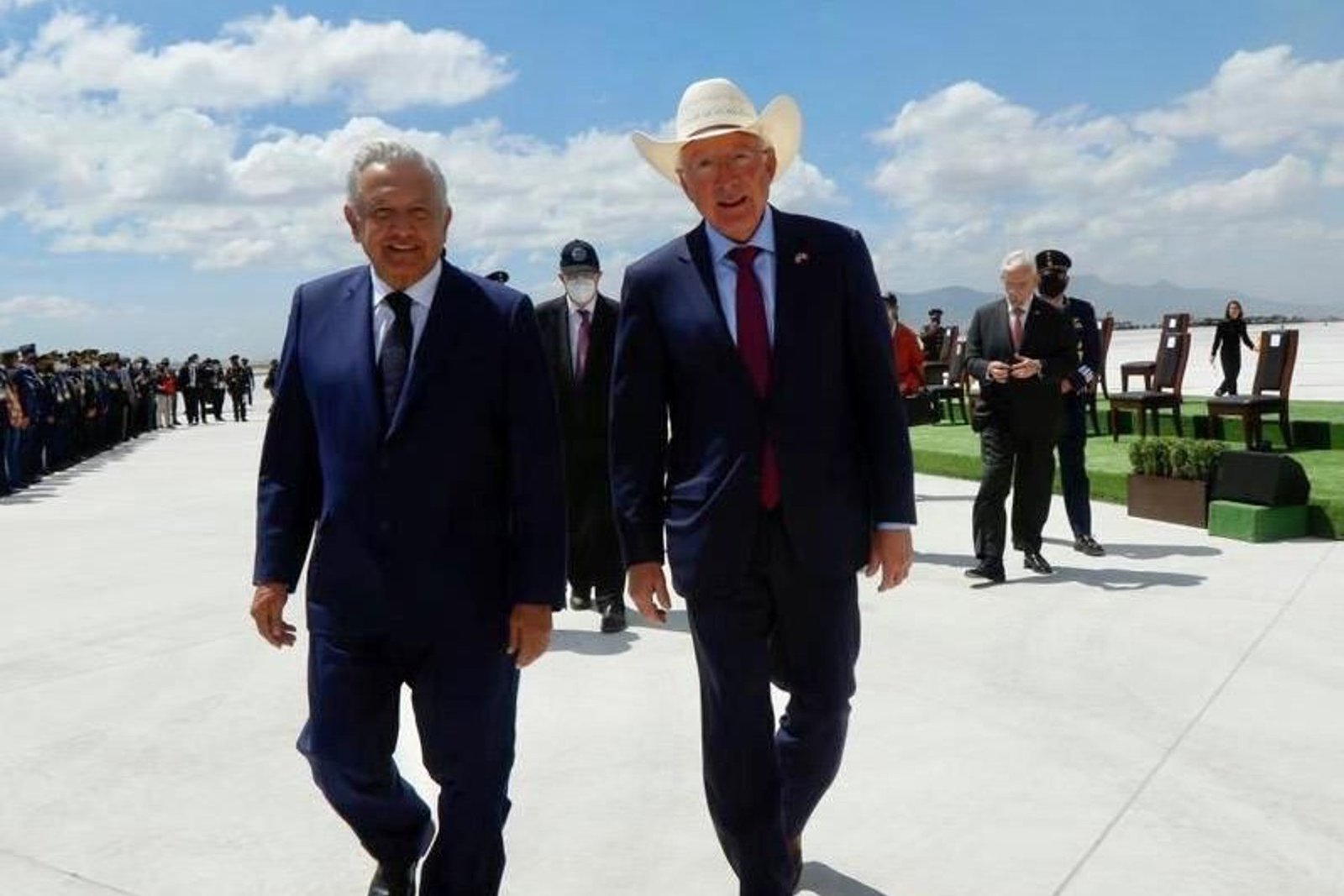 ken-salazar-amlo-lopez-obrador.jpg