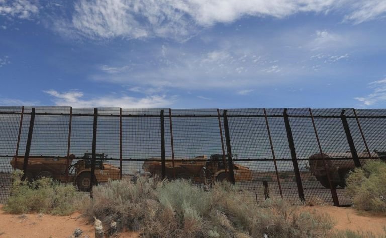edificacion-de-un-nuevo-muro-secundario-entre-la-zona-limitrofe-de-nuevo-mexico-y-ciudad-juarez.jpg