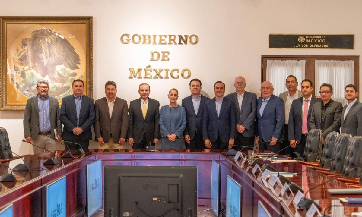 sheinbaum-coordina-con-gobernadores-plan-frente-a-cierre-fronterizo-de-eua-al-ganado-mexicano-por-gusano-barrenador.jpg