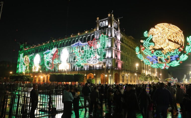 iluminacion-del-zocalo-capitalino-con-motivo-de-la-independencia-de-mexico-768x474-1.jpg
