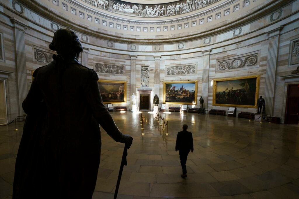 capitolio-cierre-de-gobierno-estados-unidos-despidos-1024x683-1.jpg