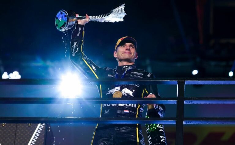 max-verstappen-celebra-su-triunfo-en-el-gp-de-las-vegas-768x474-1.jpg