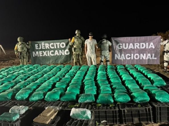 Hallan más de una tonelada de metanfetamina, fentanilo y opio oculta en cargamento de chiles en Sonora